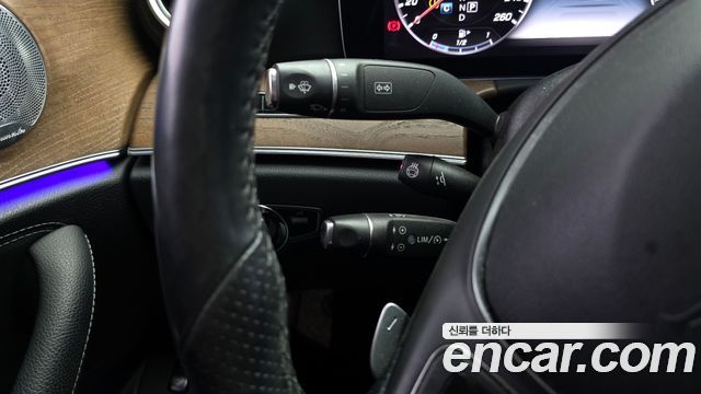 Mercedes-Benz E-Class E300 4MATIC Exclusive