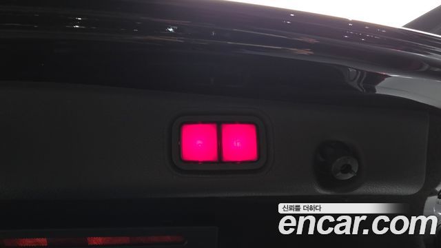 Mercedes-Benz E-Class E300 4MATIC Exclusive