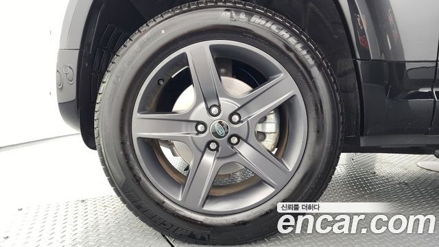 Land Rover Defender 110 P300 X-Dynamic SE