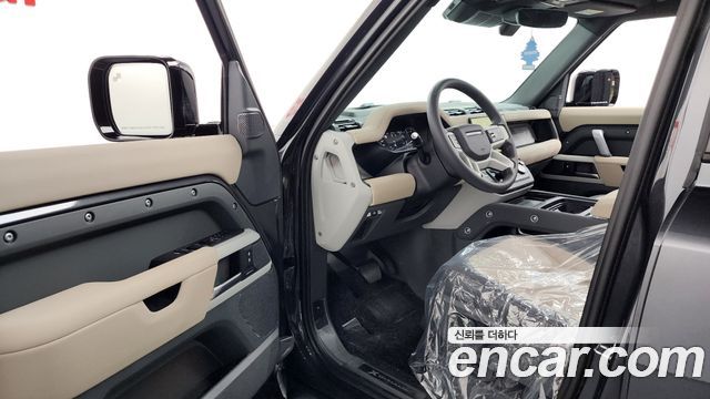 Land Rover Defender 110 P300 X-Dynamic SE