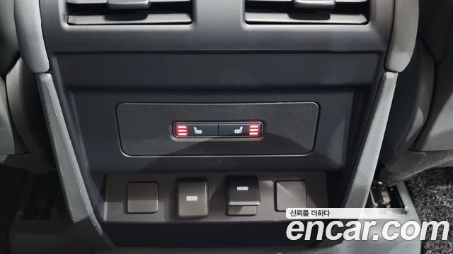 Land Rover Defender 110 P300 X-Dynamic SE