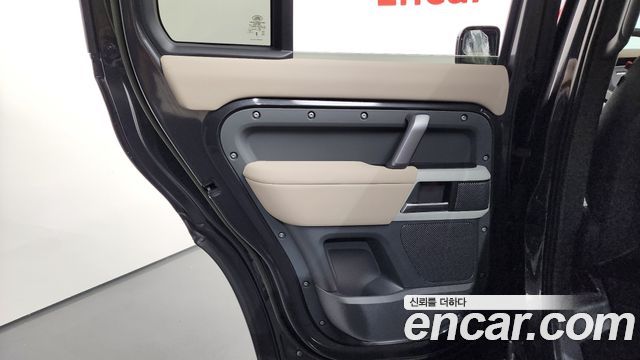 Land Rover Defender 110 P300 X-Dynamic SE