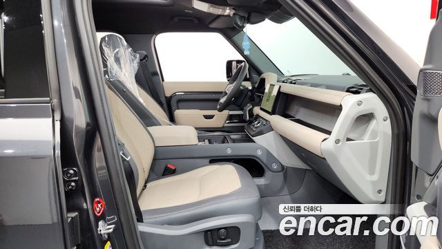 Land Rover Defender 110 P300 X-Dynamic SE
