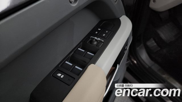 Land Rover Defender 110 P300 X-Dynamic SE
