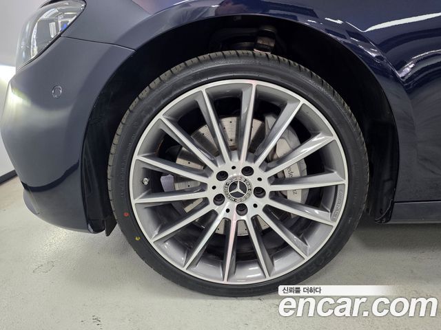 Mercedes-Benz E-Class E350 4MATIC AMG Line