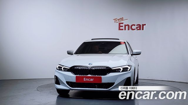 BMW 3-Series 320i