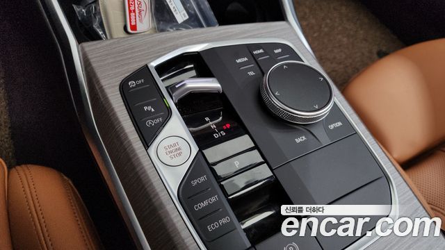 BMW 3-Series 320i