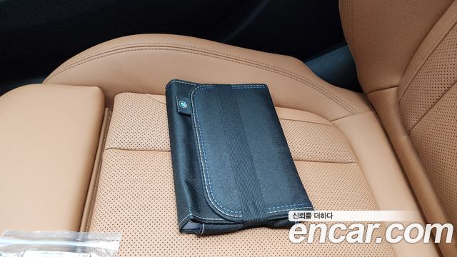 BMW 3-Series 320i