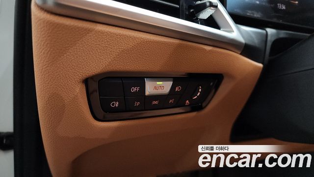 BMW 3-Series 320i