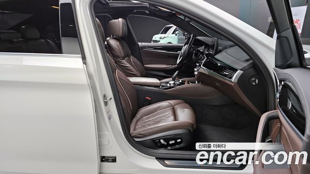 BMW 5-Series 523d M Sport