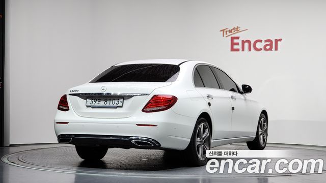Mercedes-Benz E-Class E220d Avantgarde
