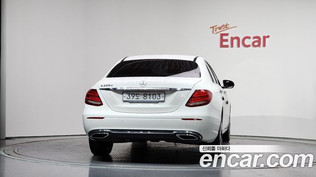 Mercedes-Benz E-Class E220d Avantgarde