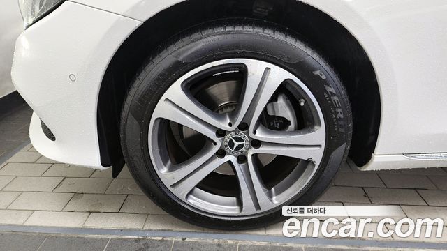 Mercedes-Benz E-Class E220d Avantgarde