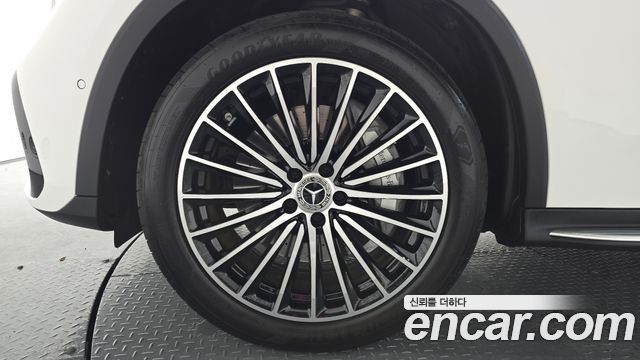 Mercedes-Benz GLC-Class GLC300 4MATIC AMG Line