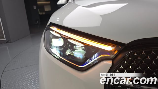 Mercedes-Benz GLC-Class GLC300 4MATIC AMG Line