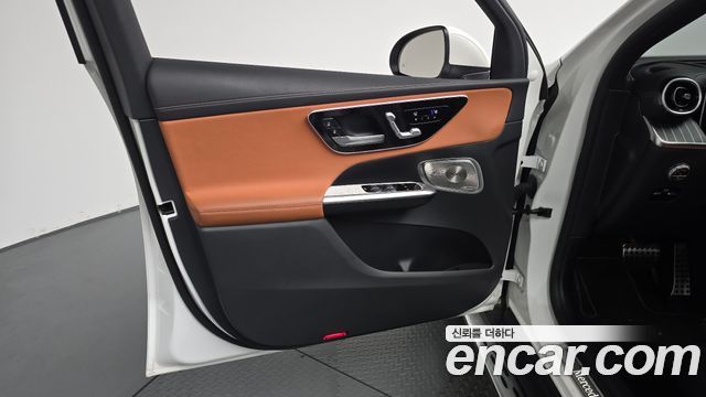 Mercedes-Benz GLC-Class GLC300 4MATIC AMG Line