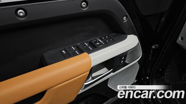 Land Rover Defender 130 P400 X-Dynamic HSE