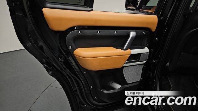 Land Rover Defender 130 P400 X-Dynamic HSE
