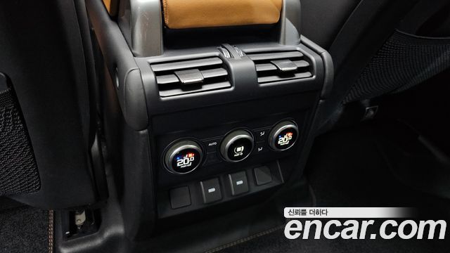 Land Rover Defender 130 P400 X-Dynamic HSE