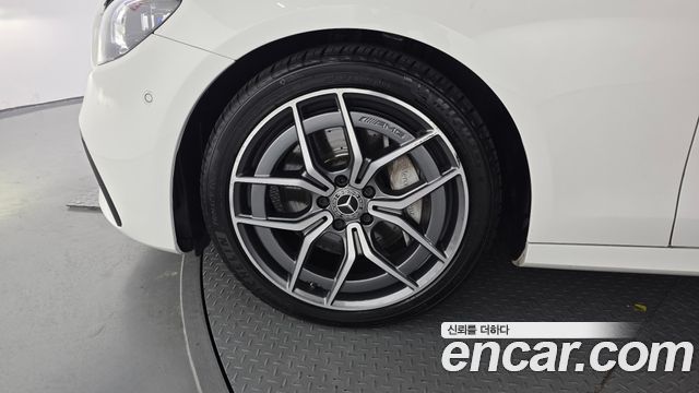Mercedes-Benz E-Class E220d 4MATIC AMG Line