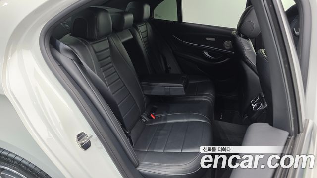 Mercedes-Benz E-Class E220d 4MATIC AMG Line