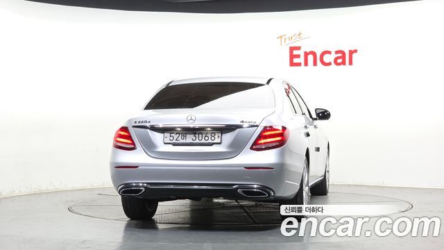 Mercedes-Benz E-Class E220d 4MATIC Exclusive