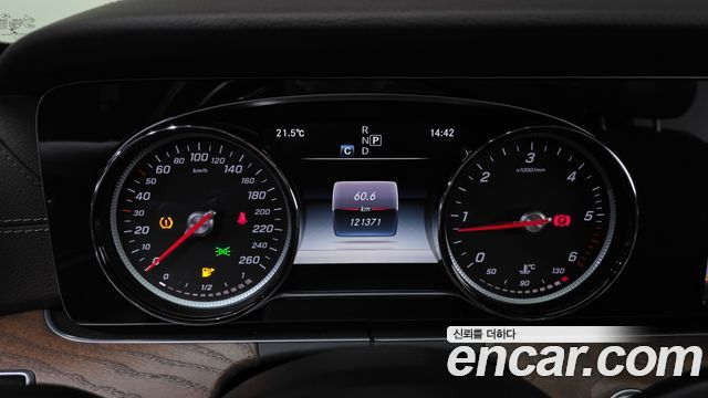 Mercedes-Benz E-Class E220d 4MATIC Exclusive
