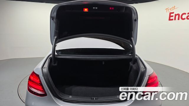Mercedes-Benz E-Class E220d 4MATIC Exclusive