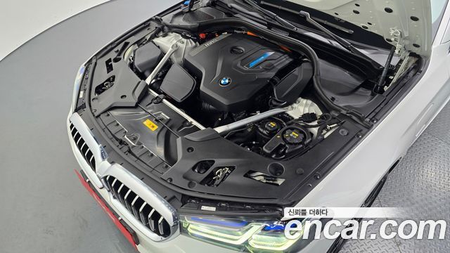 BMW 5-Series 530e M Sport