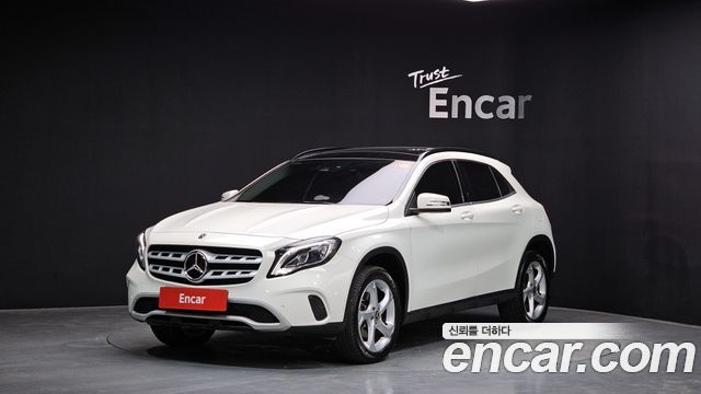 Mercedes-Benz GLA-Class GLA220