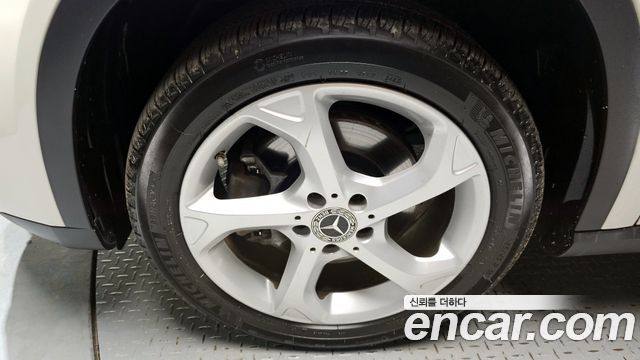 Mercedes-Benz GLA-Class GLA220
