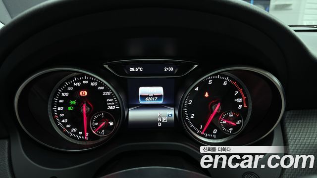 Mercedes-Benz GLA-Class GLA220