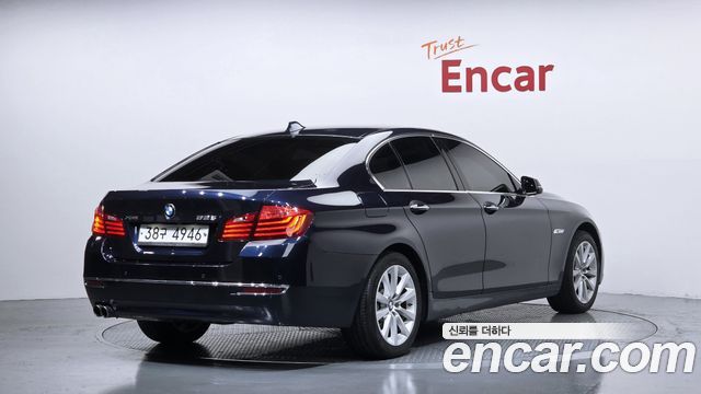 BMW 5-Series 528i xDrive Luxury Plus