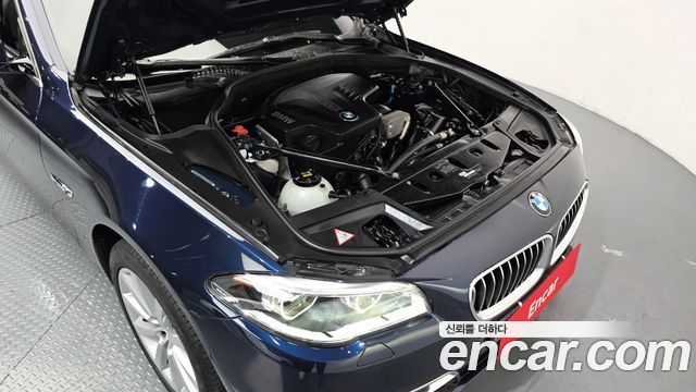 BMW 5-Series 528i xDrive Luxury Plus