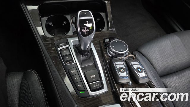 BMW 5-Series 528i xDrive Luxury Plus