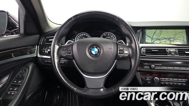 BMW 5-Series 528i xDrive Luxury Plus