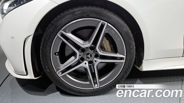 Mercedes-Benz CLS-Class CLS300d AMG Line