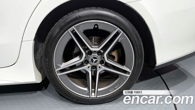 Mercedes-Benz CLS-Class CLS300d AMG Line