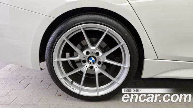 BMW 3-Series 330i M Sport