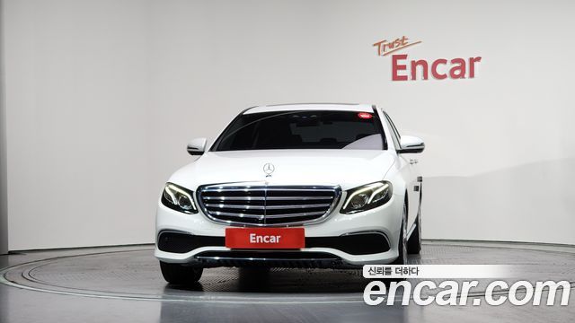 Mercedes-Benz E-Class E300 4MATIC Exclusive