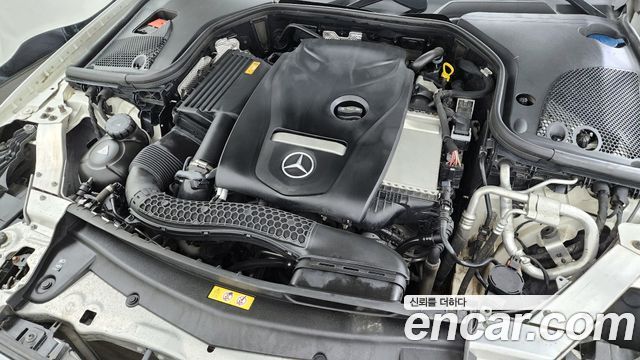 Mercedes-Benz E-Class E300 4MATIC Exclusive