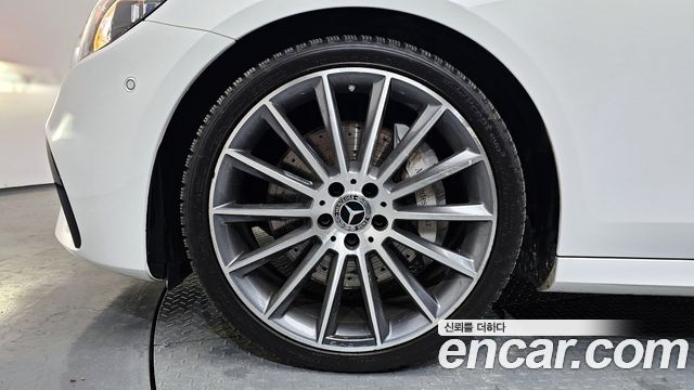 Mercedes-Benz E-Class E350 4MATIC AMG Line