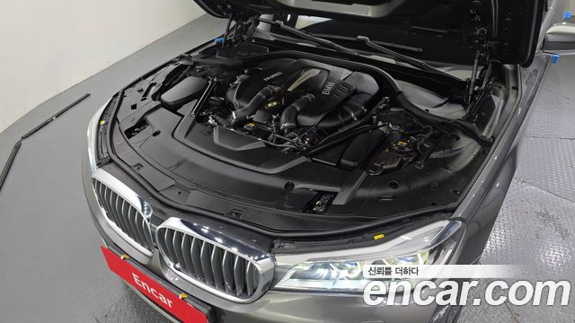 BMW 7-Series 750Li xDrive