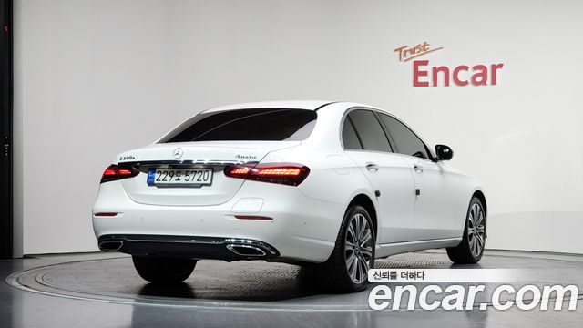 Mercedes-Benz E-Class E300e 4MATIC Exclusive