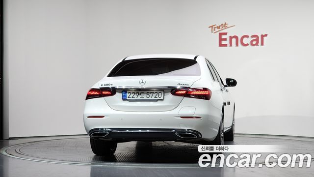 Mercedes-Benz E-Class E300e 4MATIC Exclusive