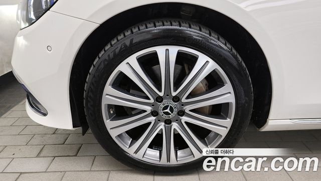 Mercedes-Benz E-Class E300e 4MATIC Exclusive