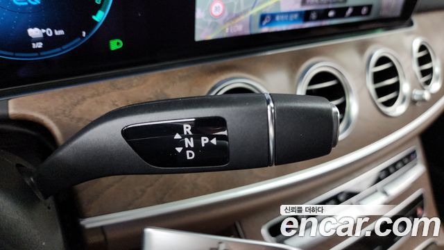 Mercedes-Benz E-Class E300e 4MATIC Exclusive