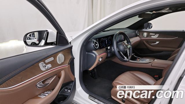 Mercedes-Benz E-Class E300e 4MATIC Exclusive