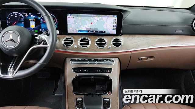Mercedes-Benz E-Class E300e 4MATIC Exclusive