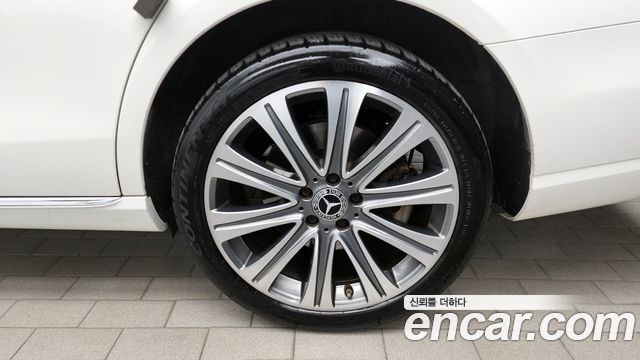 Mercedes-Benz E-Class E300e 4MATIC Exclusive